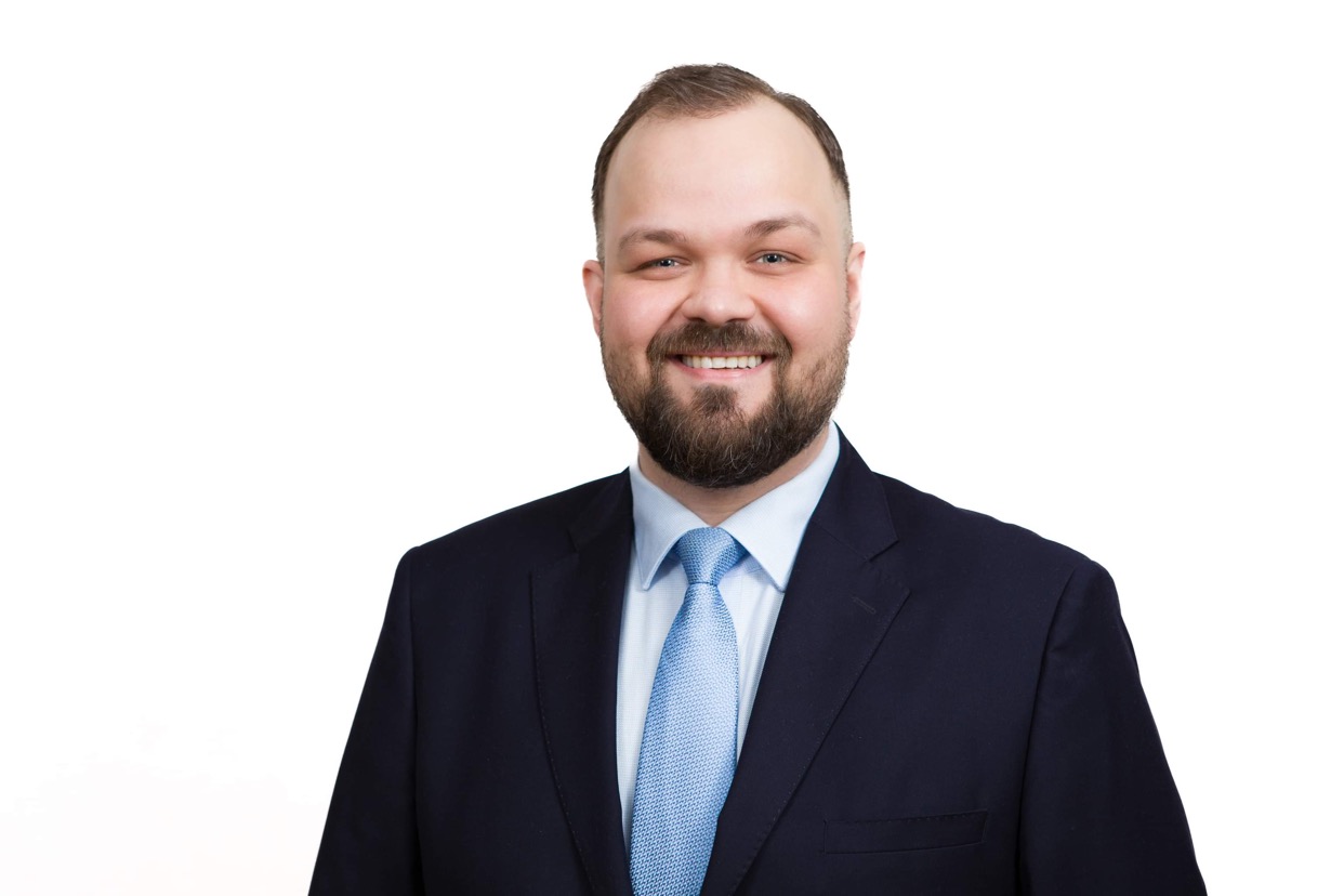 DOMINIK MAZUR